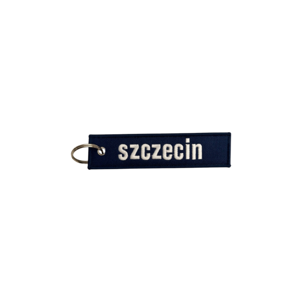Brelok haftowany Ubee Sailor – Szczecin z kołem sterowym i koordynatami